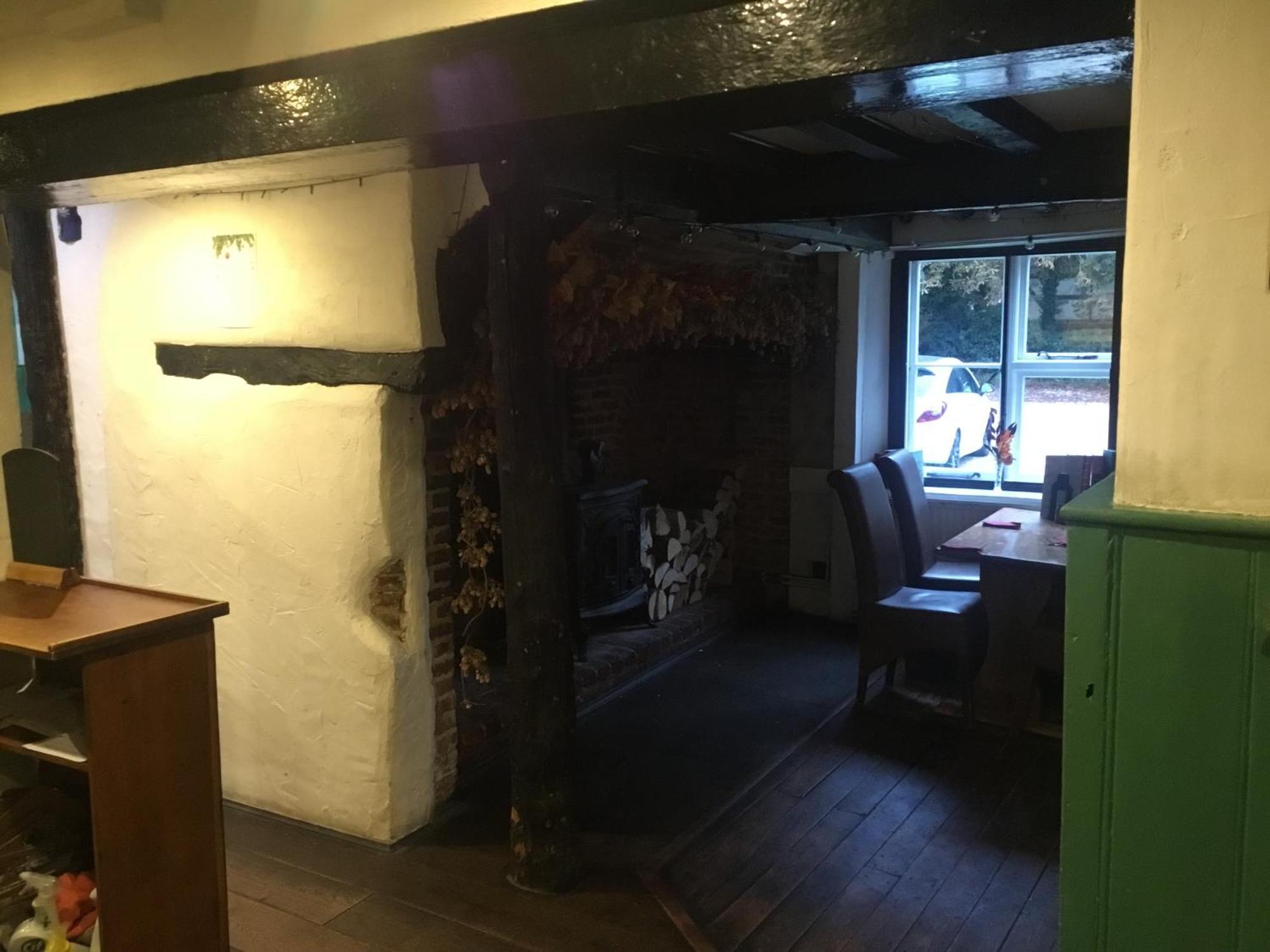 The Flying Horse Inn Boughton Aulph Kültér fotó