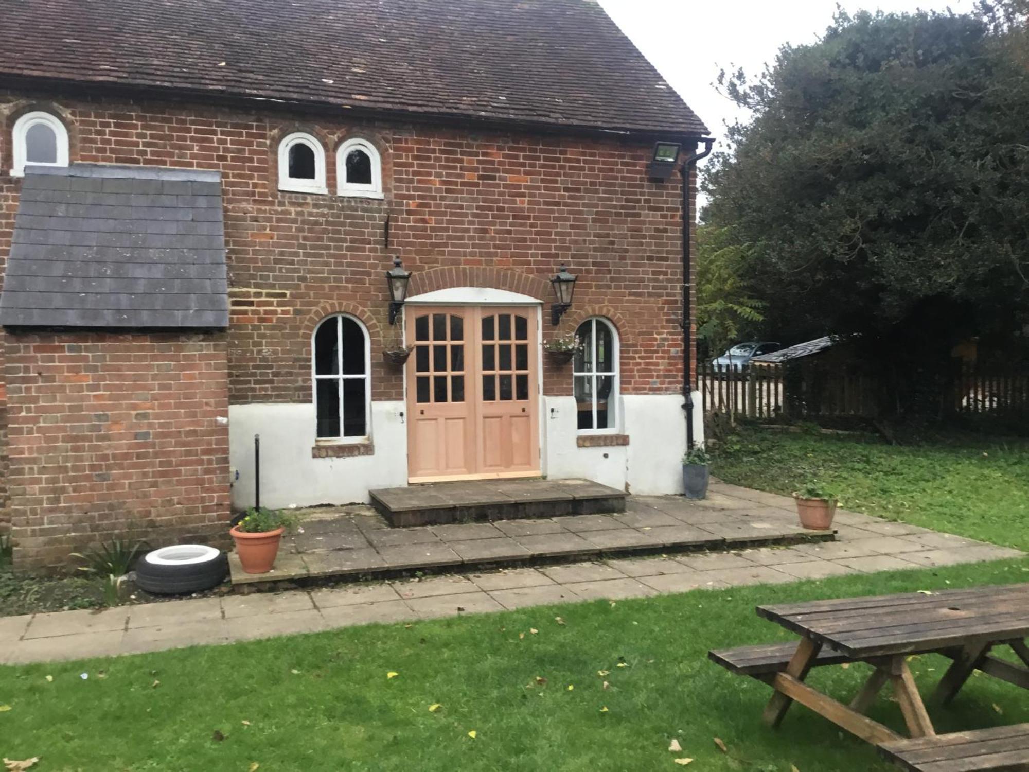 The Flying Horse Inn Boughton Aulph Kültér fotó